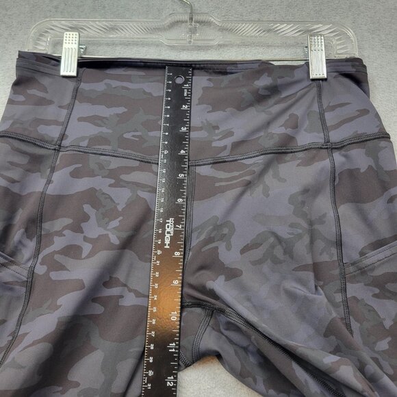 Lululemon Pants Womens 10 Black Camo Fast free Crop‎ Pocket Leggings Yoga Gym - Picture 6 of 13